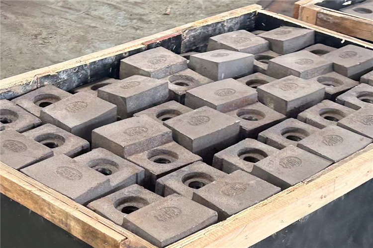 High-Quality Crusher Hammer Heads (3)