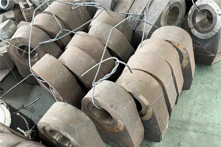 High-Quality Crusher Hammer Heads (8)
